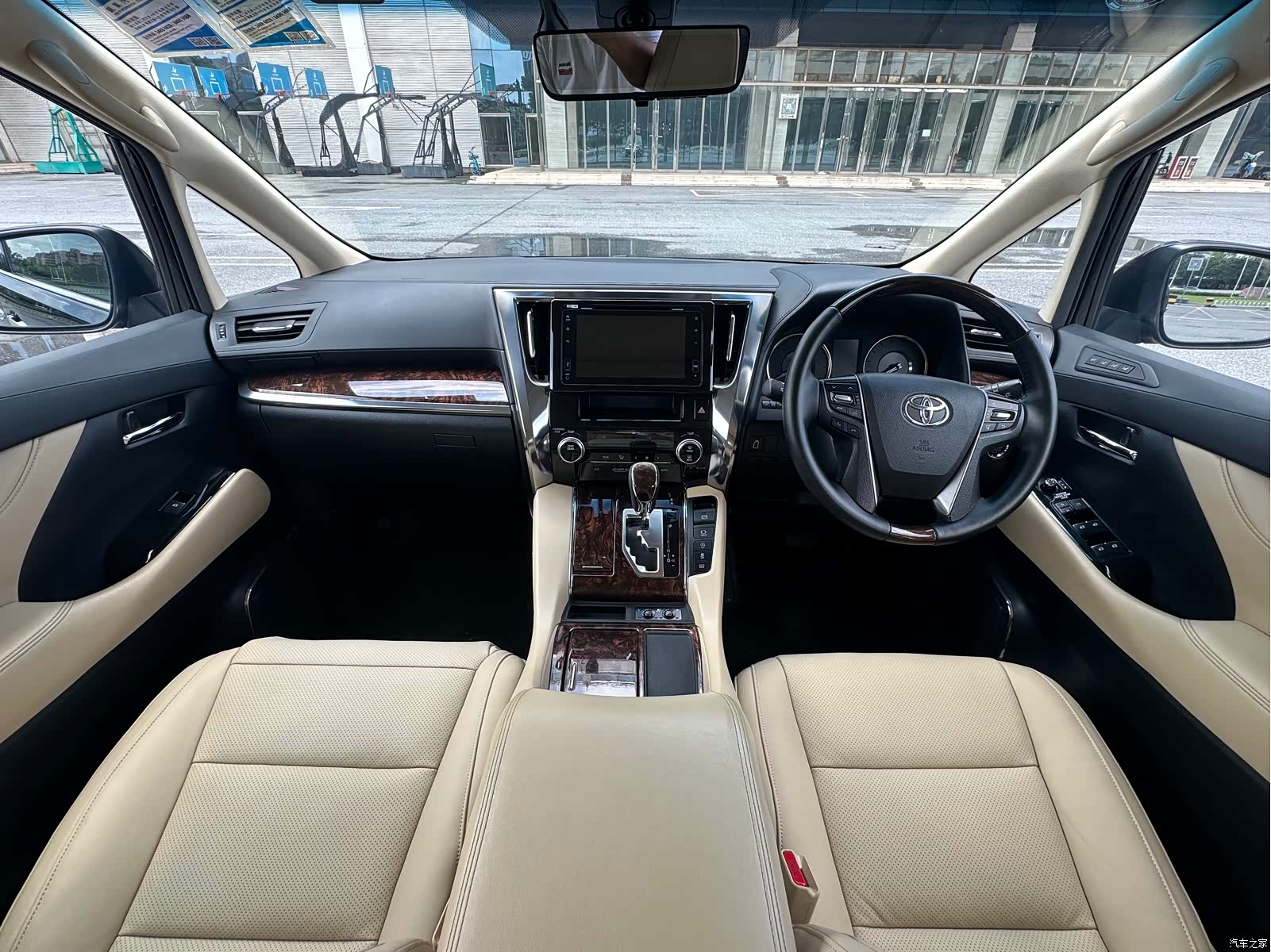 Toyota Alphard, 2019 9