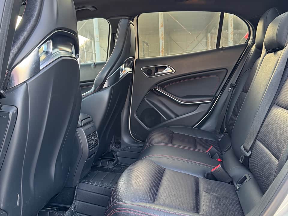 Mercedes-Benz GLA AMG