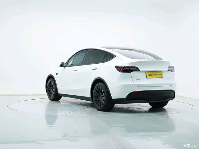 Tesla Model Y, 2023 8