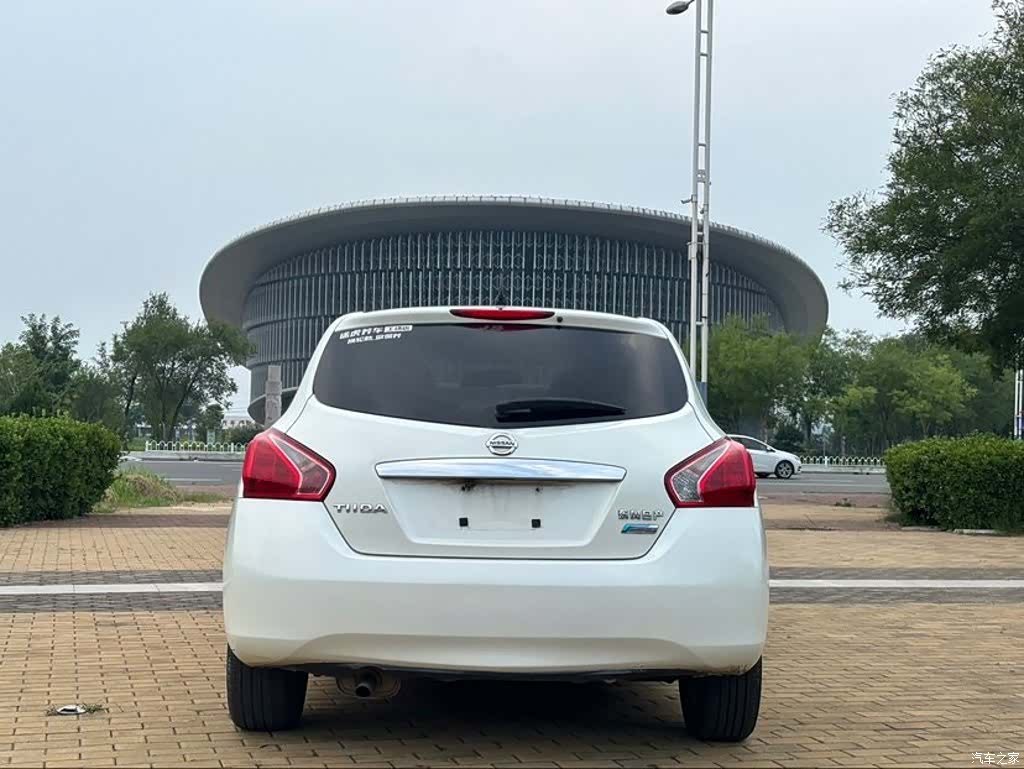 Nissan Tiida, 2012 все фото
