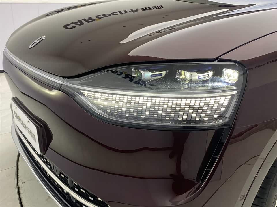 AITO Ask the world M9