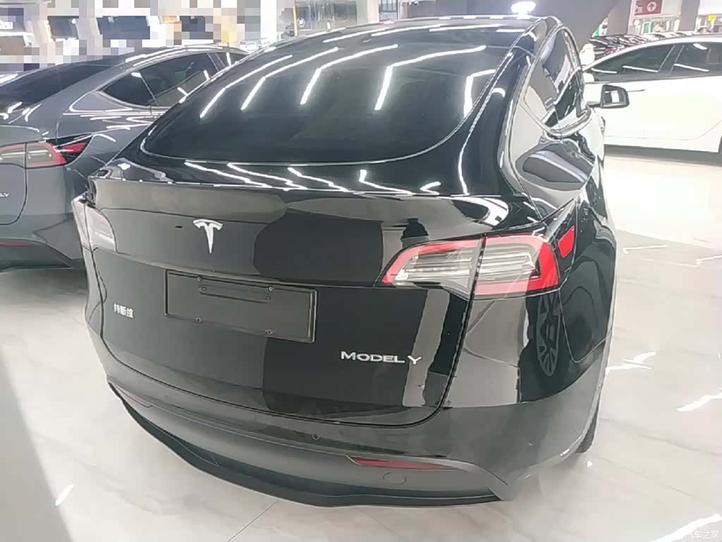 Tesla Model Y, 2023 6