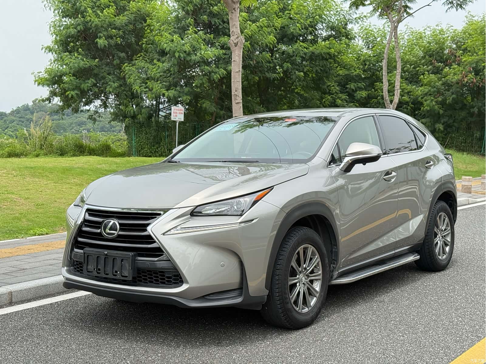 Lexus NX, 2016 1