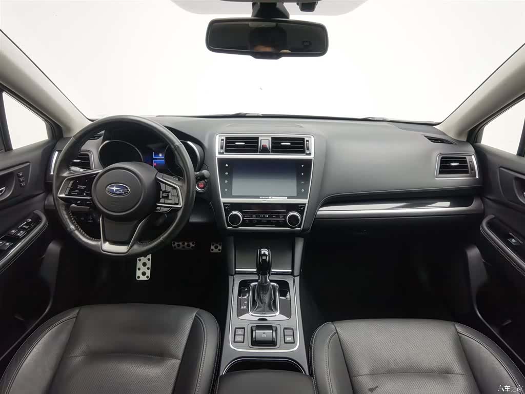 Subaru Outback, 2018 все фото