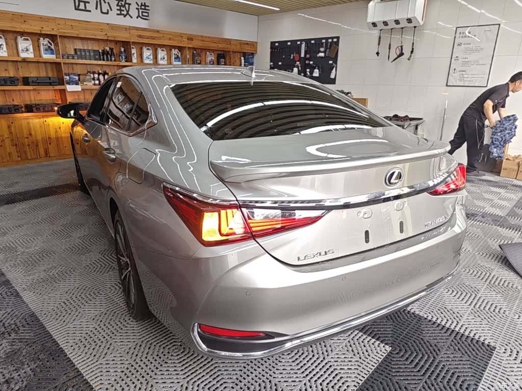 Lexus ES, 2024 все фото
