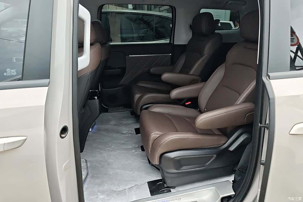 Wuling 730, 2025 11