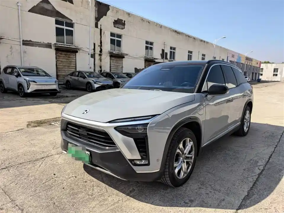 NIO ES8