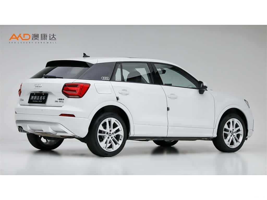 Audi Q2L, 2019 3