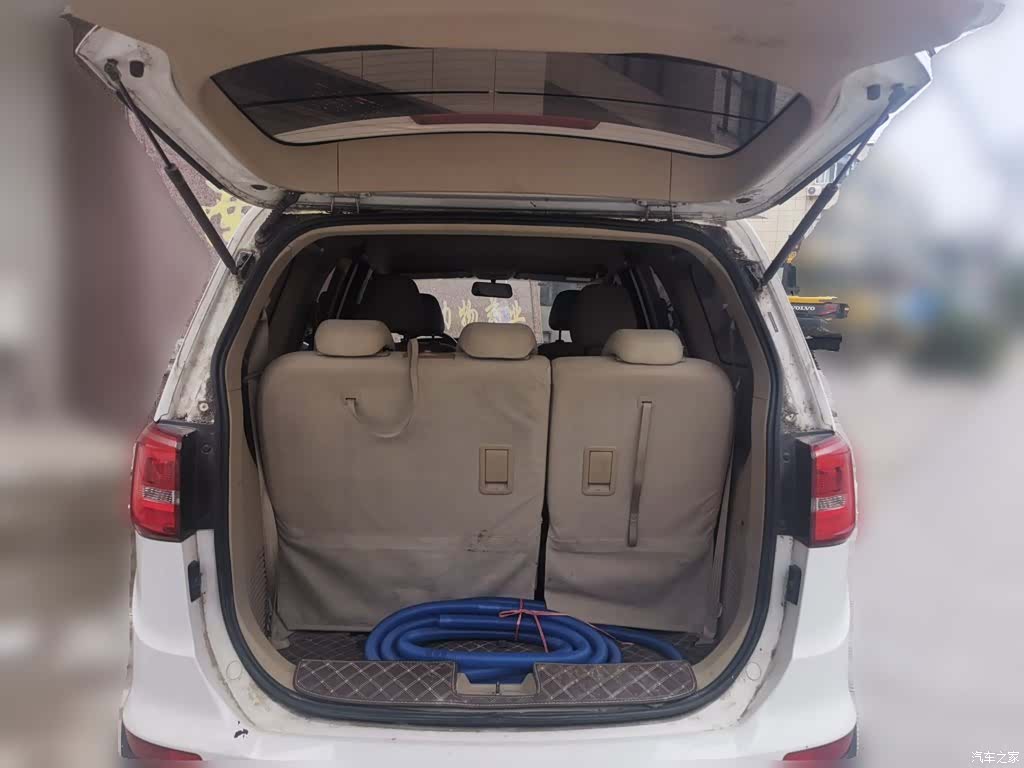 Wuling 730, 2017 10