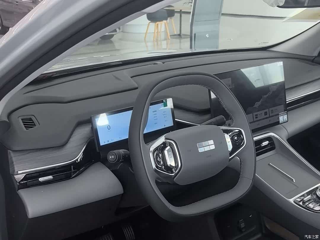 Geely Galaxy L6, 2025 13