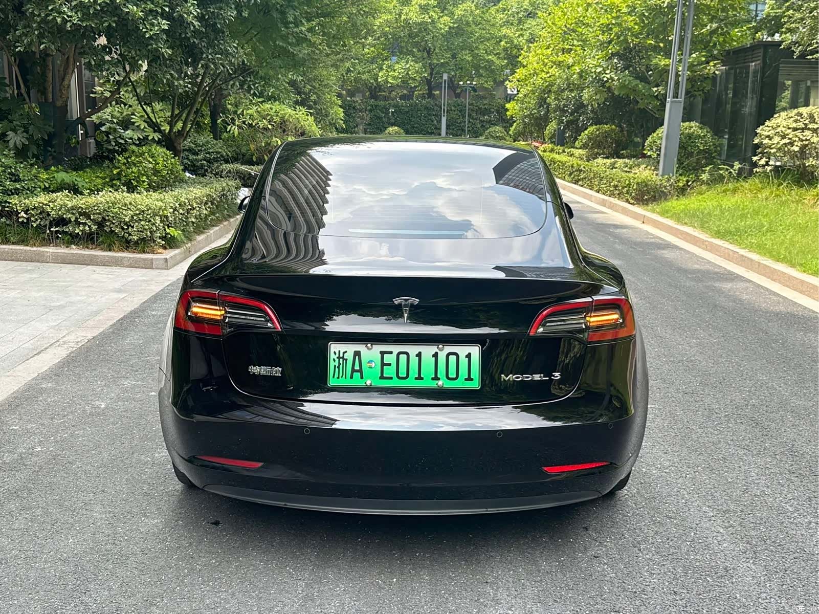 Tesla Model 3, 2022 все фото