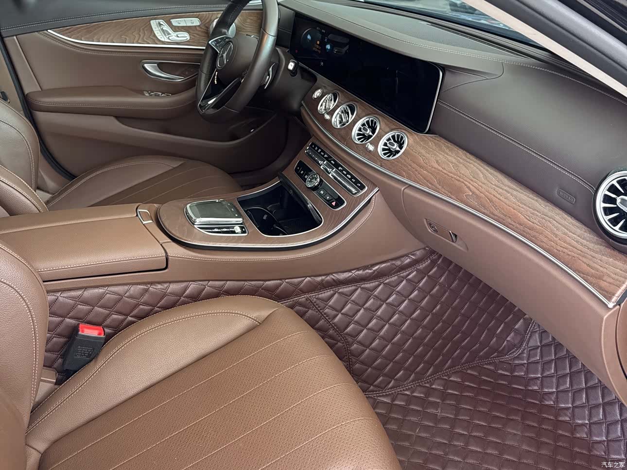 Mercedes-Benz E-Class, 2022 12