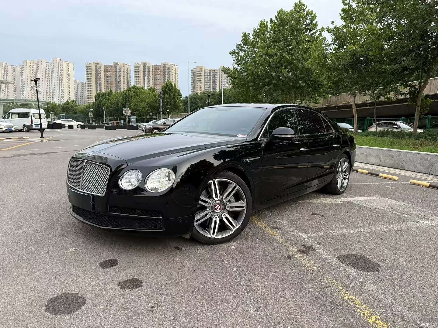 Bentley Flying Spur, 2016 1