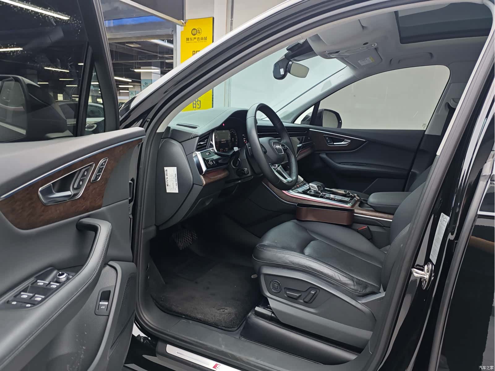 Audi Q7, 2023 4