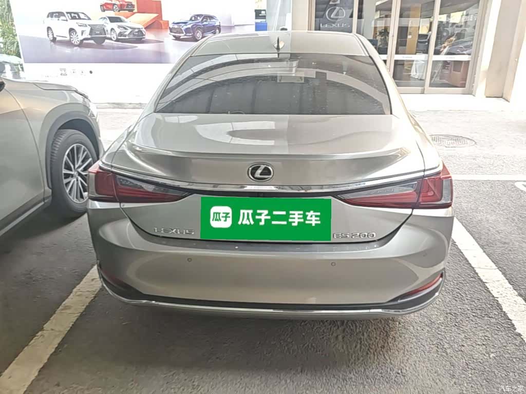 Lexus ES, 2023 6