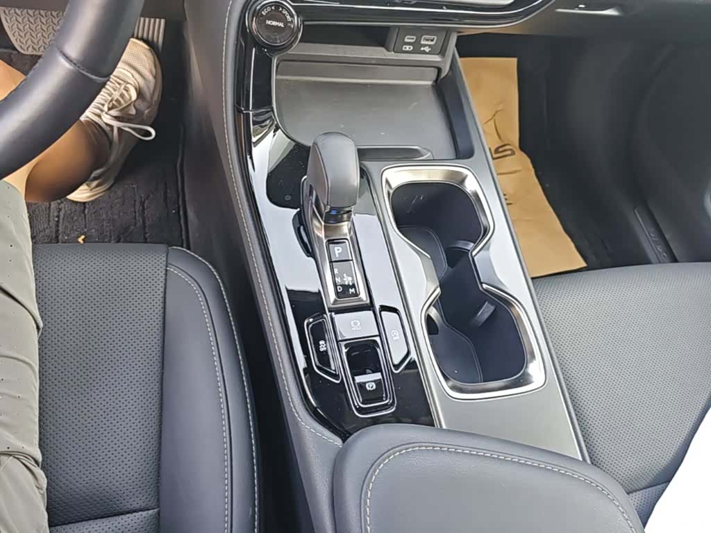 Lexus NX, 2022 14