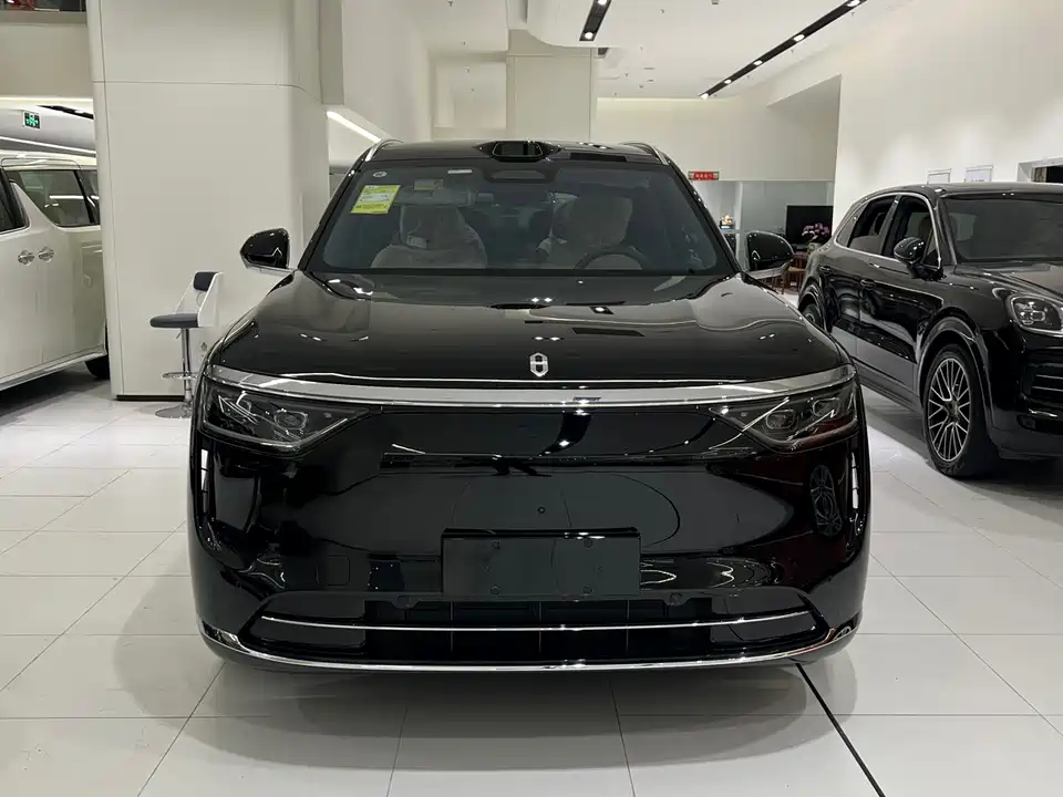 AITO Ask the world M8