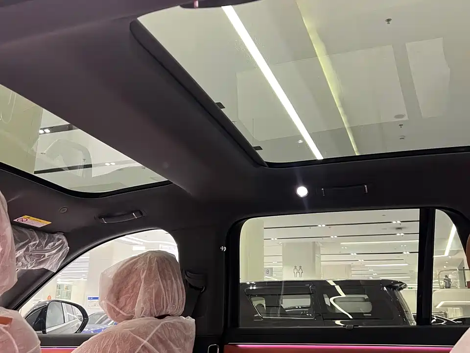 AITO Ask the world M8