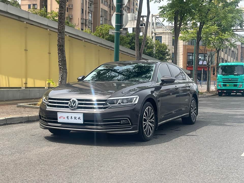 Volkswagen Huiang