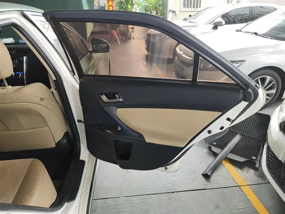 Toyota Reiz