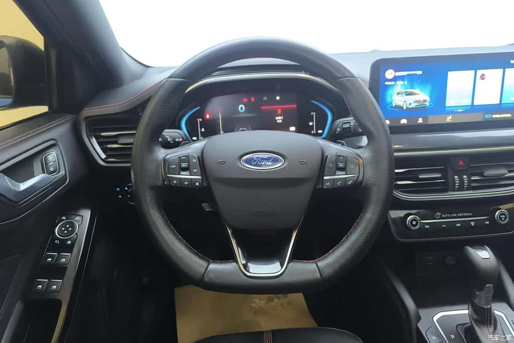 Ford Focus, 2023 15