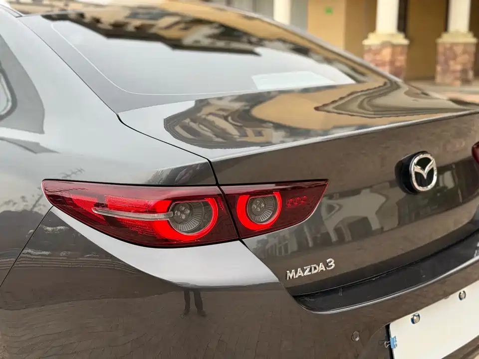 Mazda 3 Angkesaila