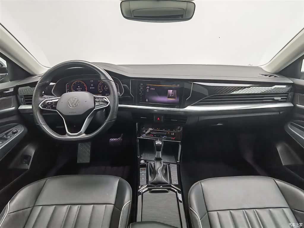 Volkswagen Passat, 2023 все фото