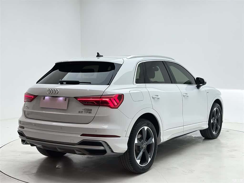 Audi Q3, 2022 6
