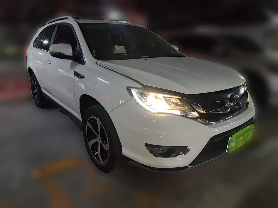 BYD S7