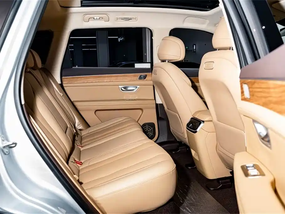 AITO Ask the world M7