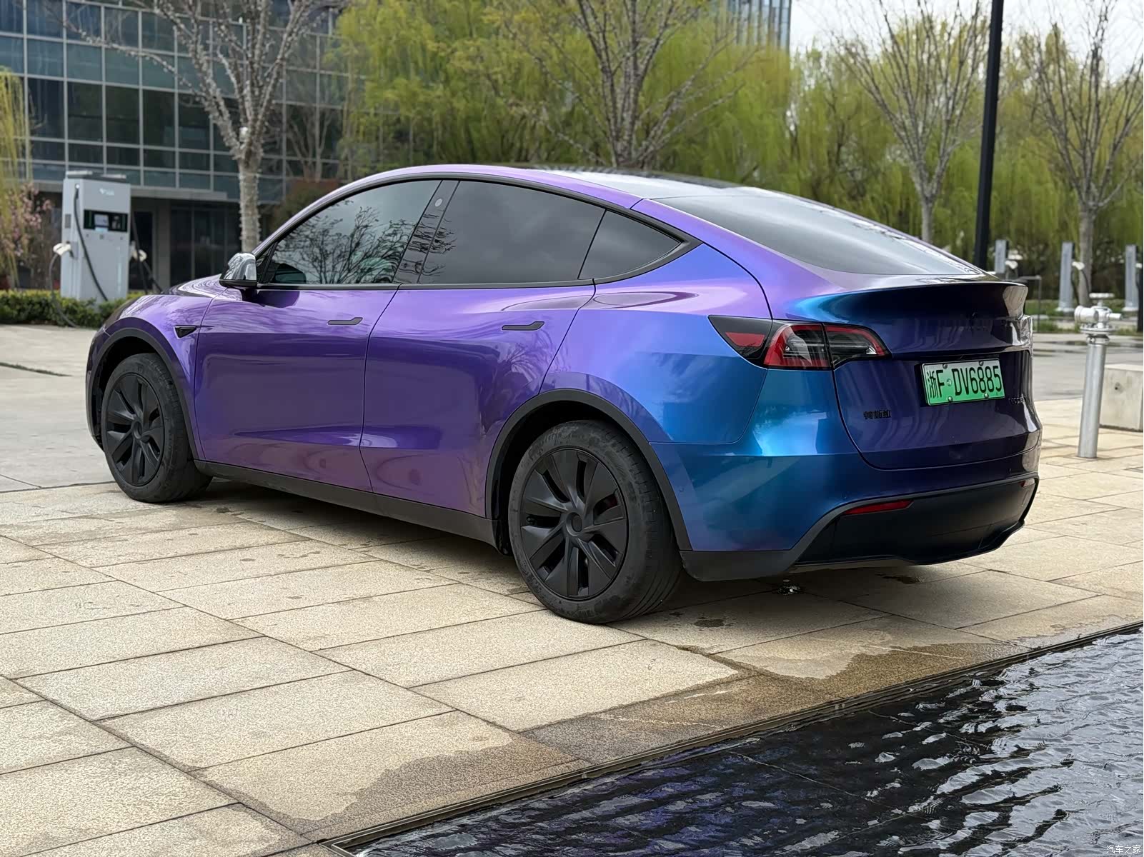 Tesla Model Y, 2023 15