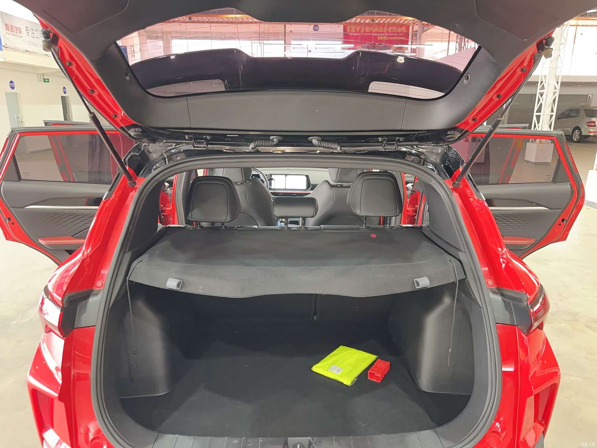 Geely Coolray, 2023 16
