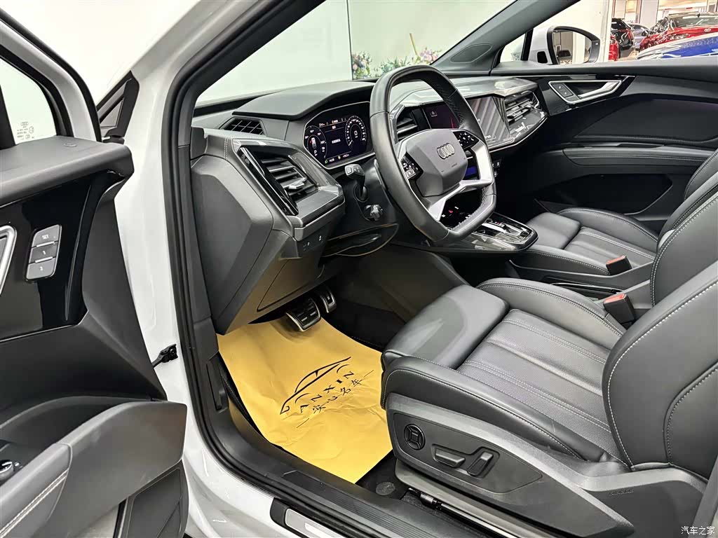 Audi Q4 e-tron, 2024 8
