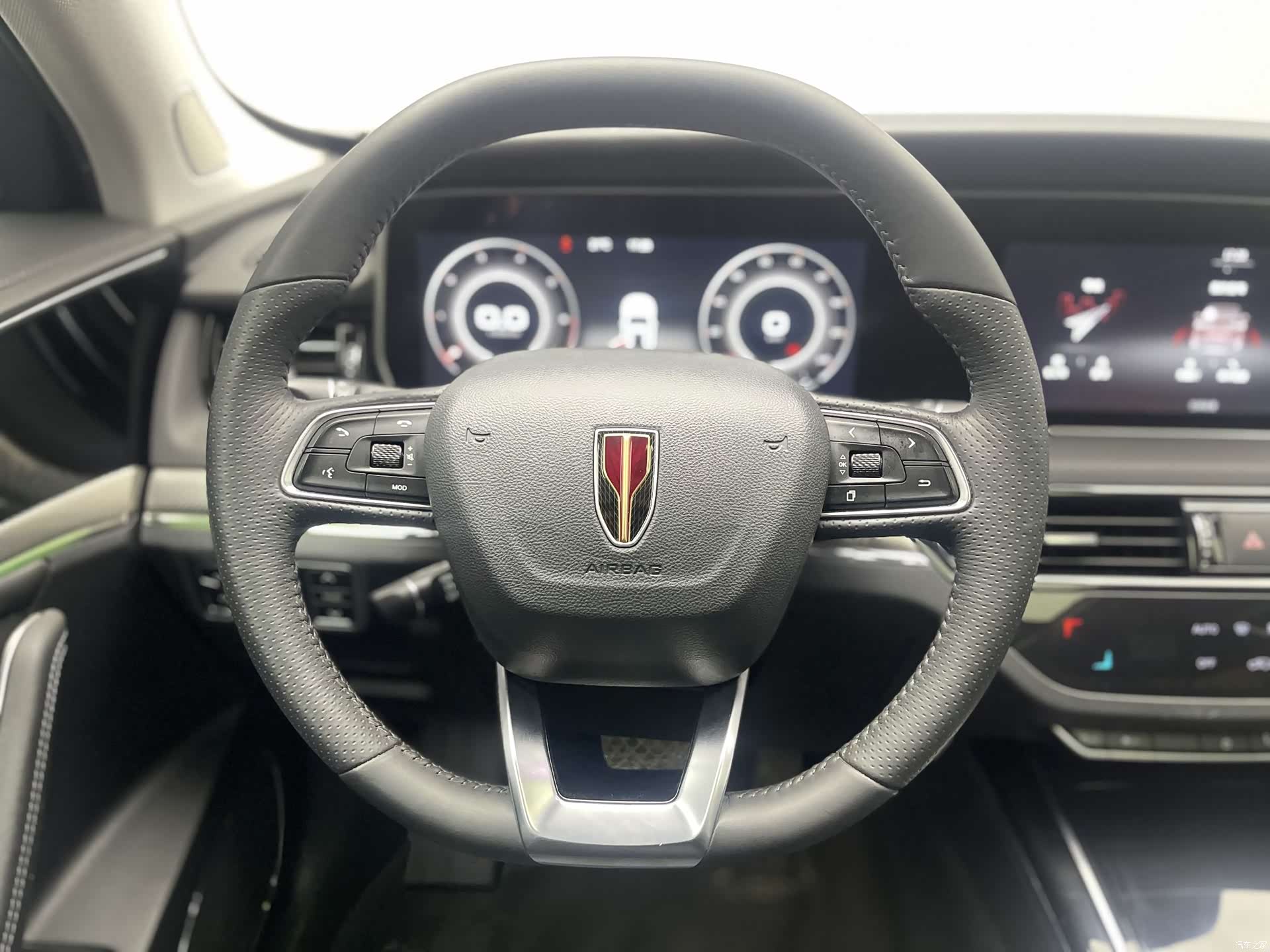 Hongqi HS5, 2020 13