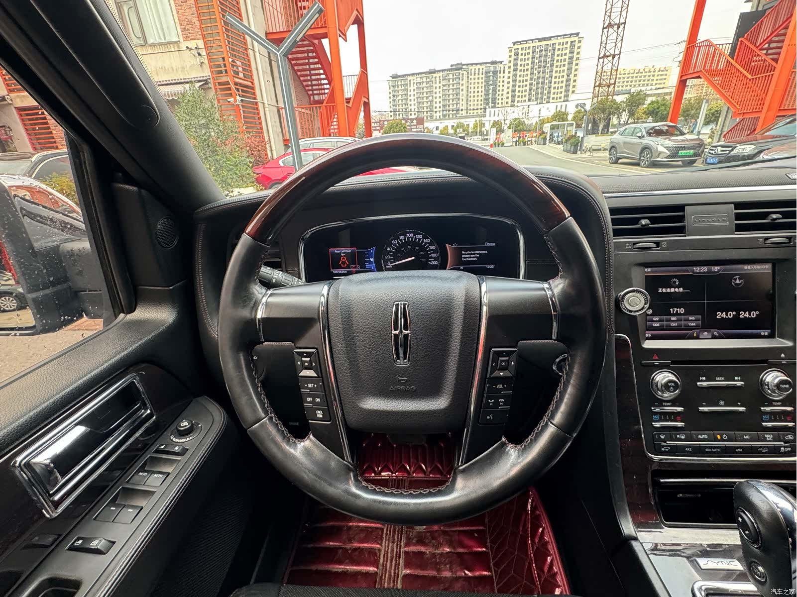 Lincoln Navigator, 2017 10