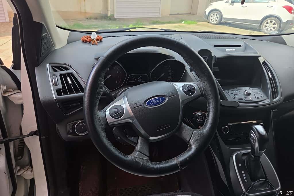Ford Kuga, 2015 15
