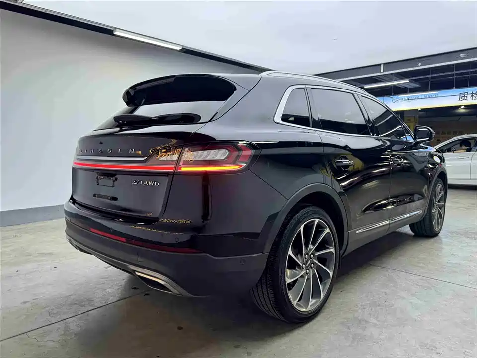 Lincoln Navigator
