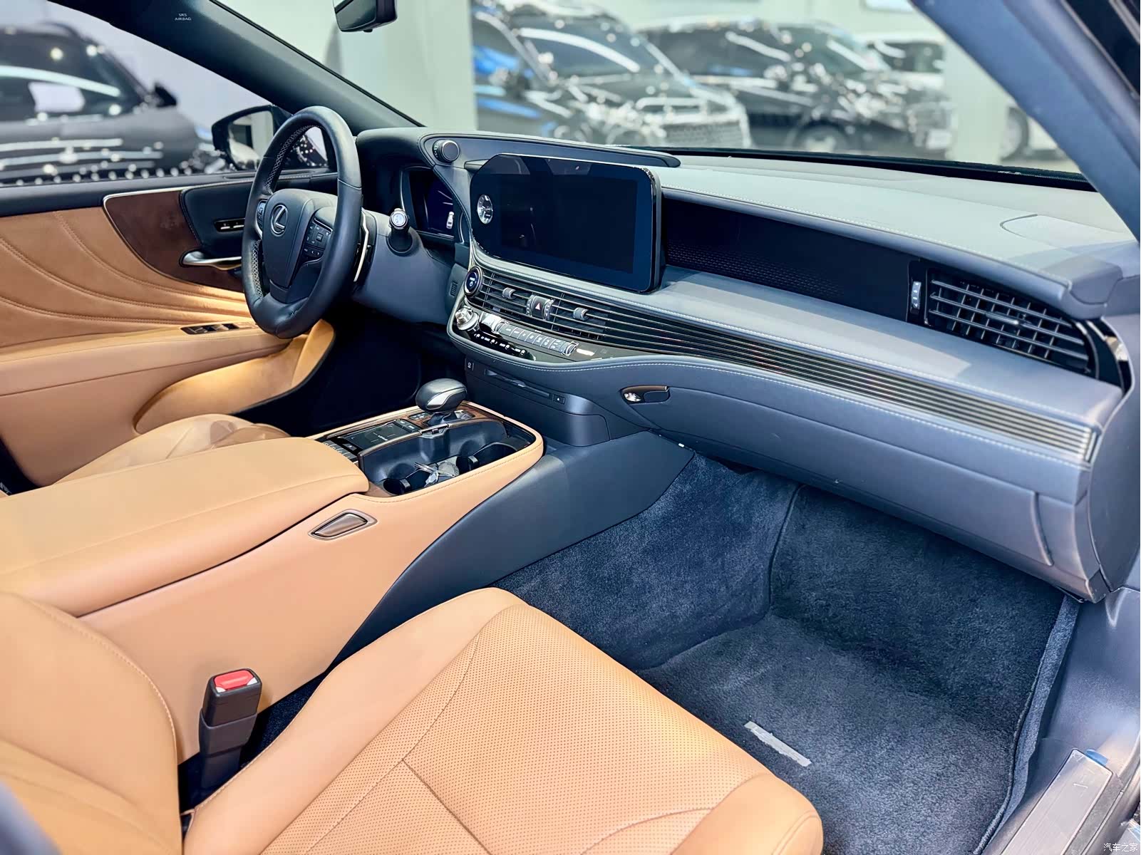 Lexus LS, 2021 10