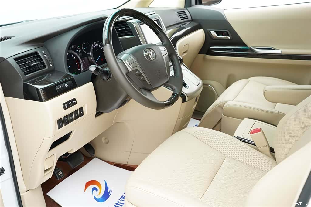 Toyota Alphard, 2012 все фото