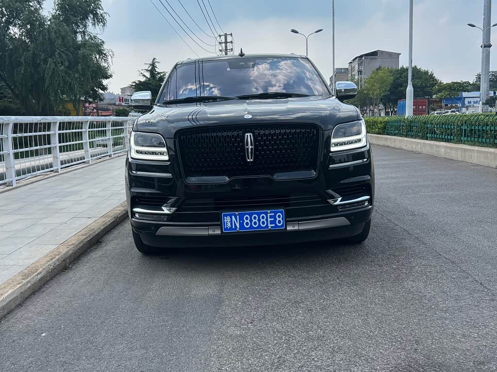 Lincoln Navigator
