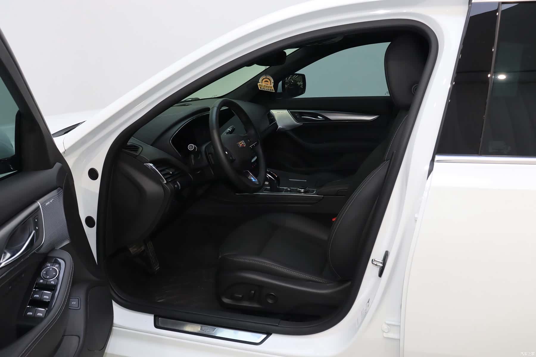 Cadillac CT5, 2023 13