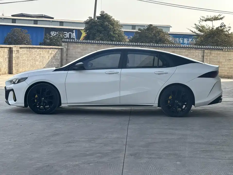 Trumpchi Shadow Leopard