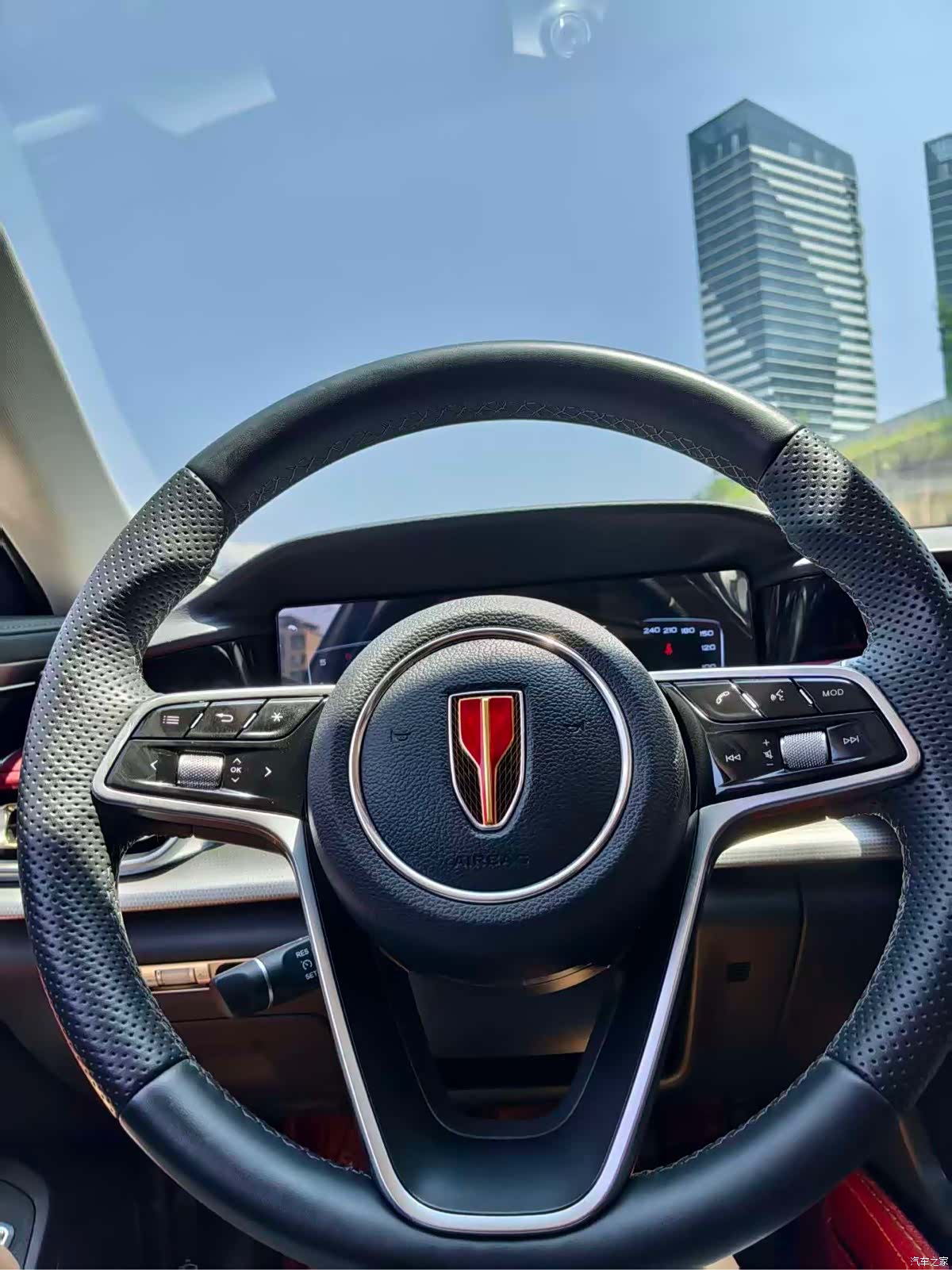 Hongqi H5, 2022 6