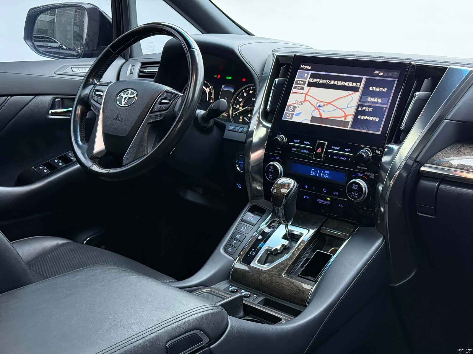 Toyota Vellfire, 2020 4