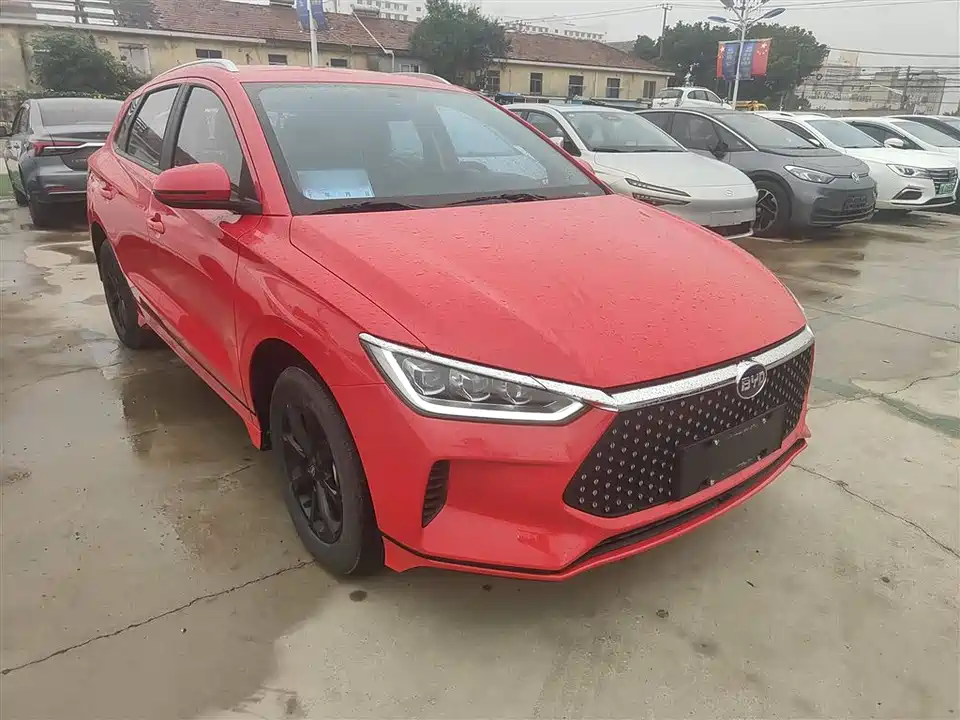 BYD e2