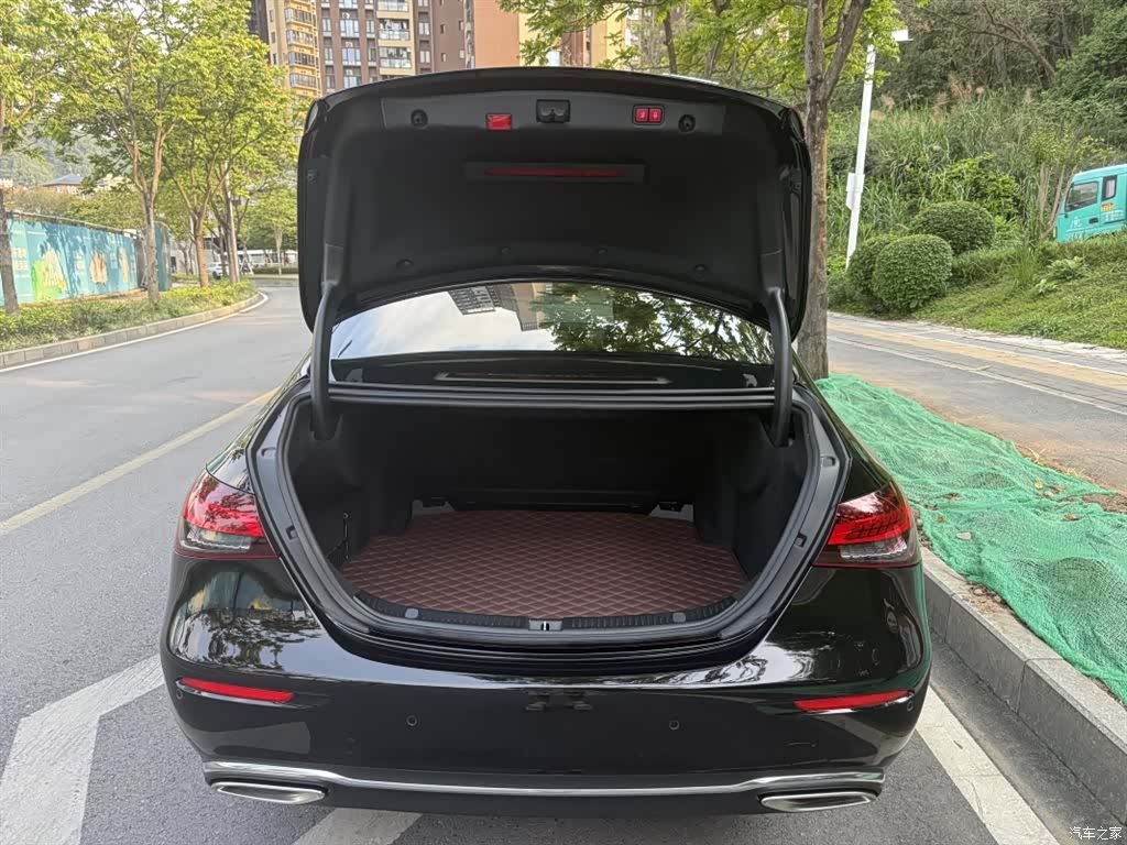 Mercedes-Benz E-Class, 2022 16