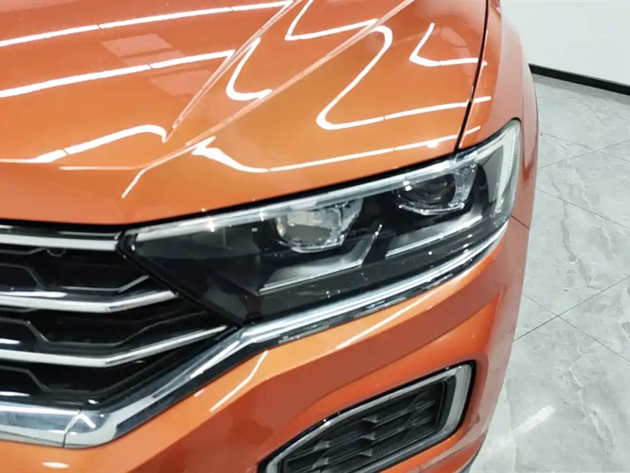 Volkswagen T-ROC exploring Songs