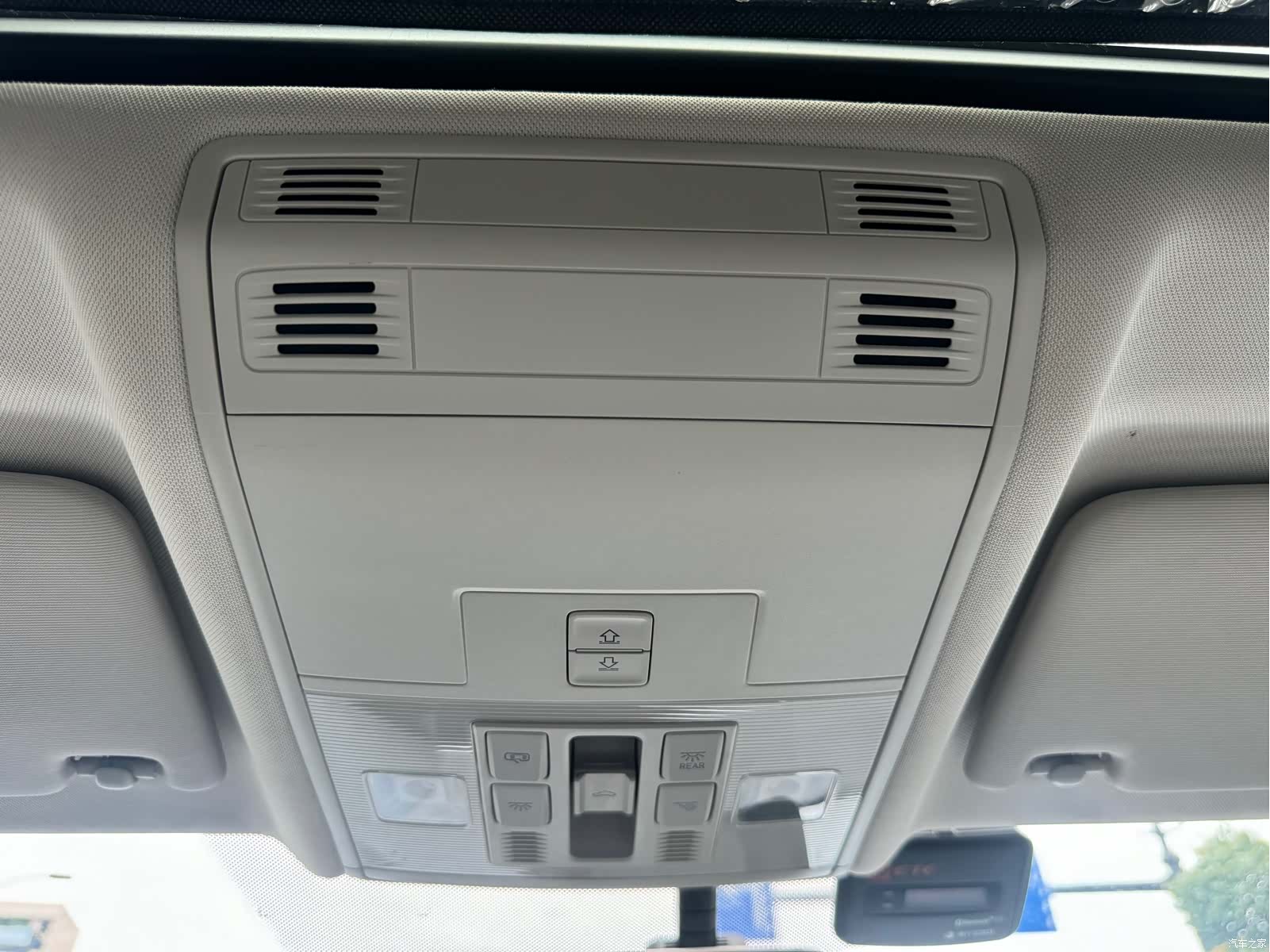 Volkswagen Sagitar, 2023 12