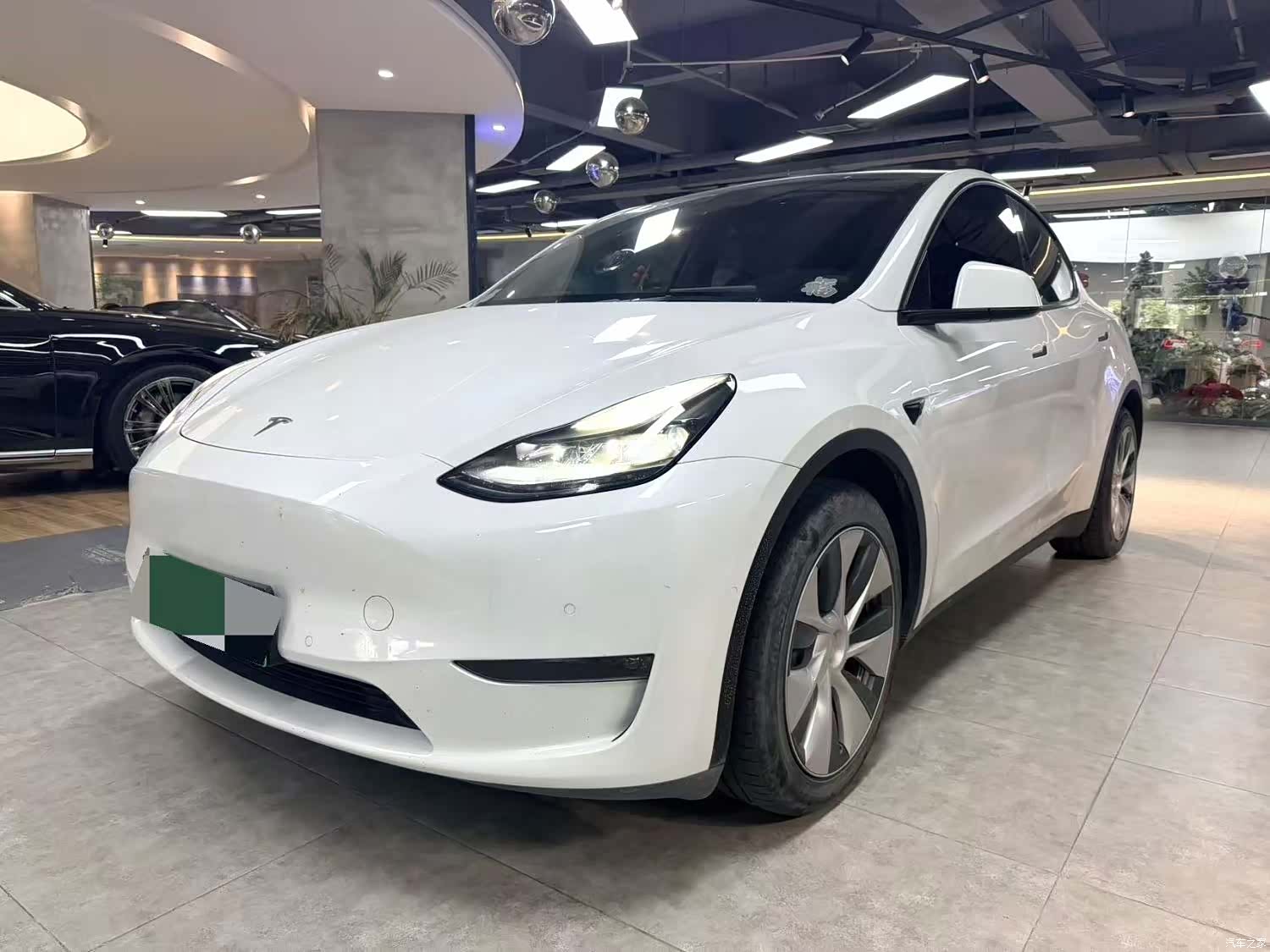 Tesla Model Y, 2021 1