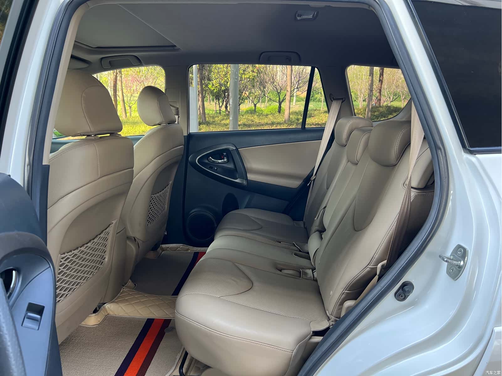 Toyota RAV4, 2012 9